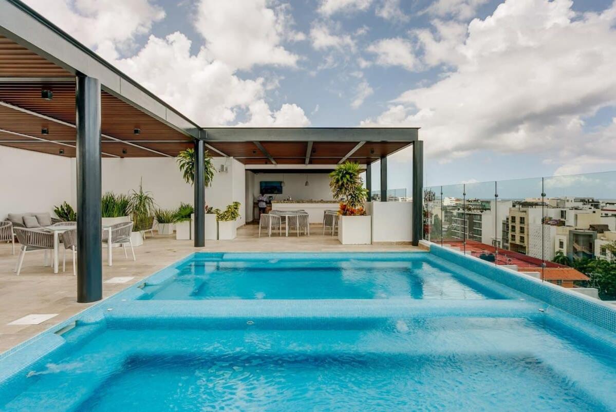 New Roof Pool With Gym And Wifi Near 5th Half Blk Kids Ok *
