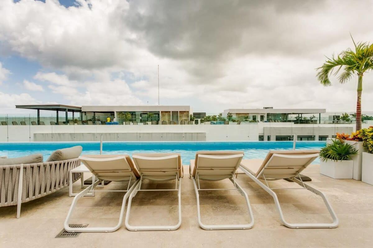 New Roof Pool With Gym And Wifi Near 5th Half Blk Kids Ok *
