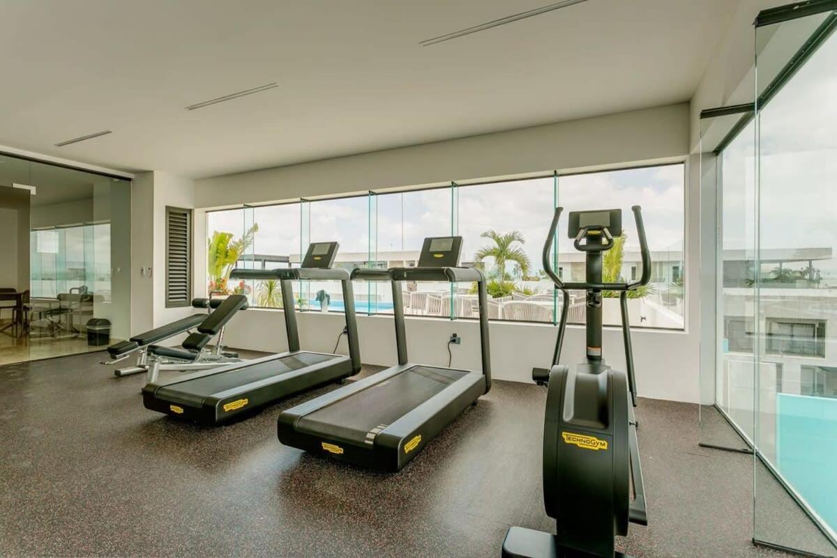 New Roof Pool With Gym And Wifi Near 5th Half Blk Kids Ok Сasa de vacaciones *